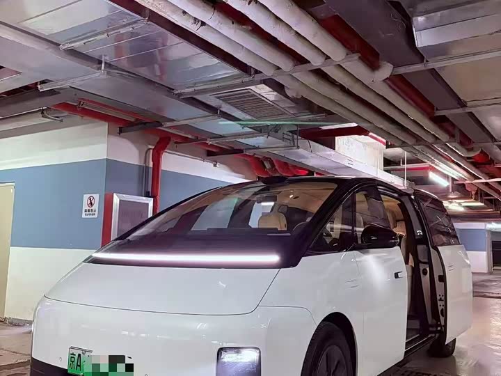 Li Auto MEGA 2025 Ultra Smart Refresh - zdjęcie 7