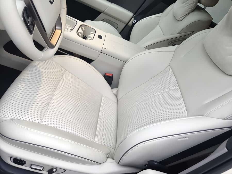 Li Auto i6 2025 4WD Standard - zdjęcie 7