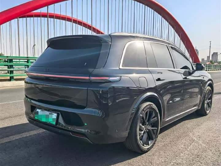 Li Xiang L8 2023 Pro - zdjęcie 18