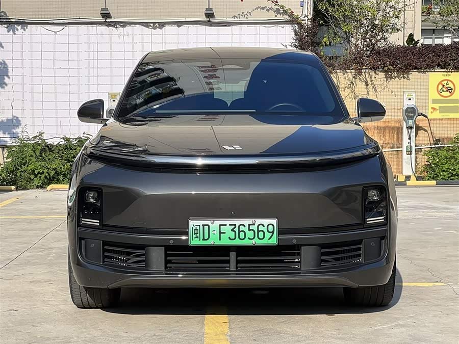 Li Xiang L8 2023 Pro - zdjęcie 3