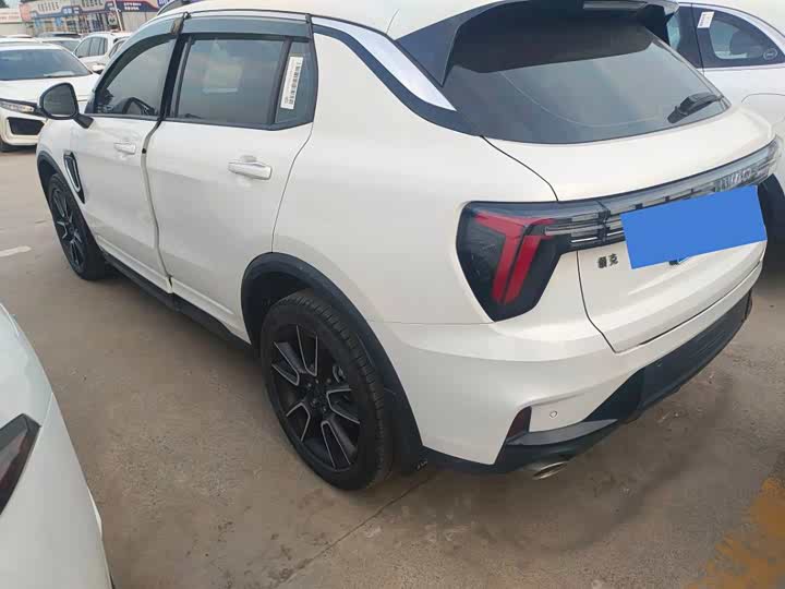Lynk & Co 01 2023 2.0TD Two-Wheel Drive Pro - zdjęcie 18