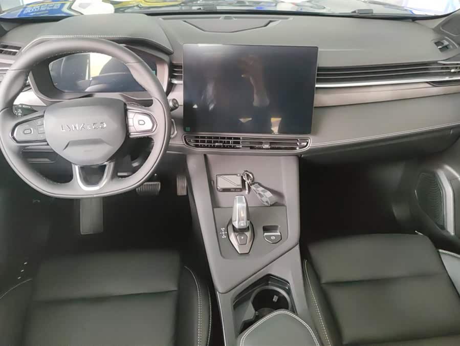 Lynk & Co 01 2025 2.0T 2WD New Version - zdjęcie 12