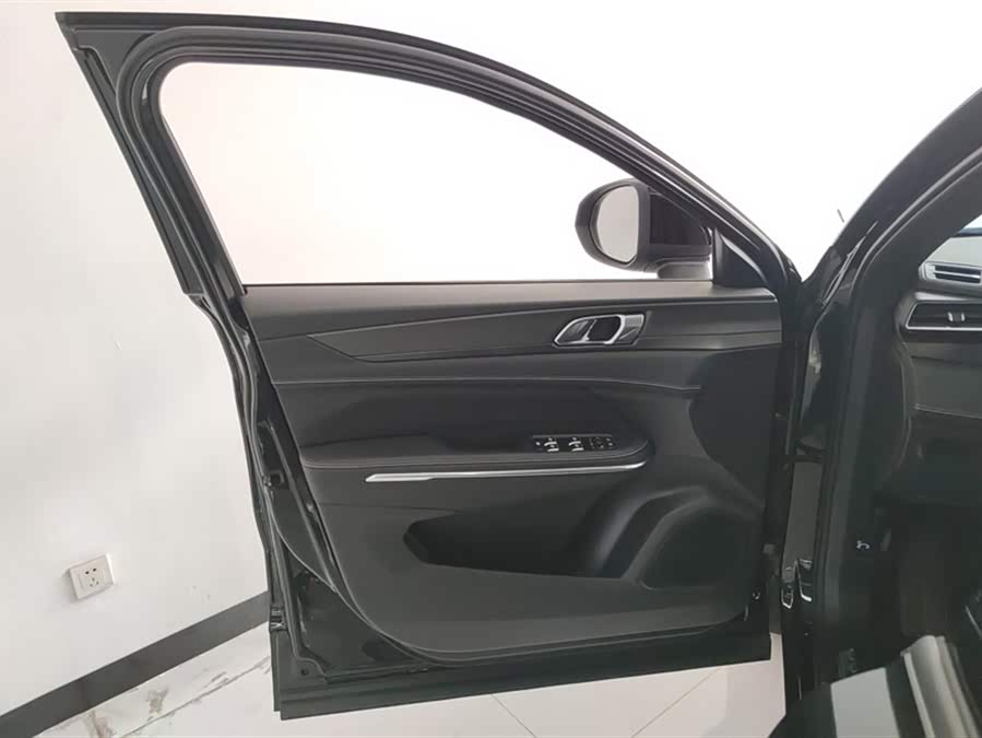 Lynk & Co 01 2025 2.0T 2WD New Version - zdjęcie 7