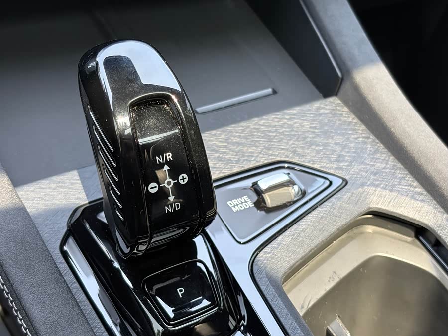 Lynk & Co 03 2.0T Auto Ultra - zdjęcie 11