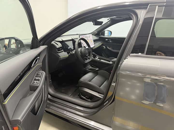 Lynk & Co 03 2.0T Auto Ultra - zdjęcie 20