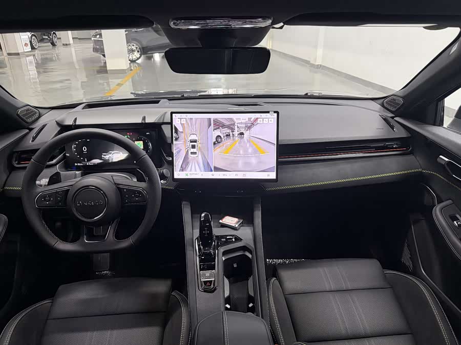 Lynk & Co 03 2.0T Auto Ultra - zdjęcie 3
