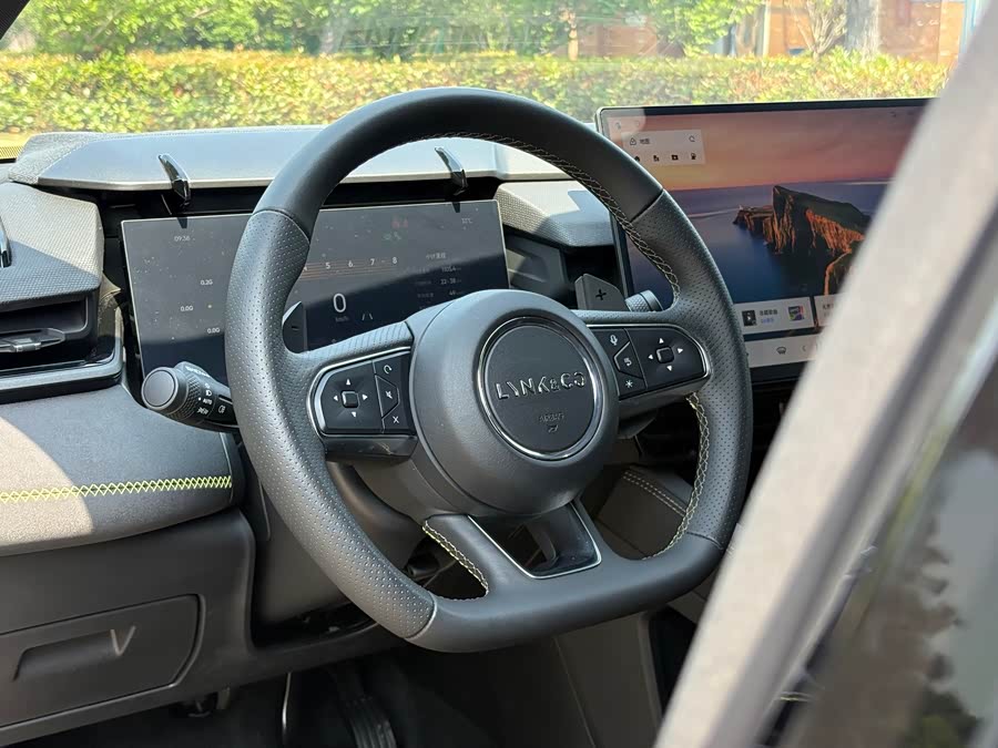Lynk & Co 03 2.0T Auto Ultra - zdjęcie 7