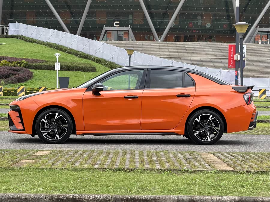 Lynk & Co 03 2025 1.5TD DCT Champion Edition Pro - zdjęcie 5