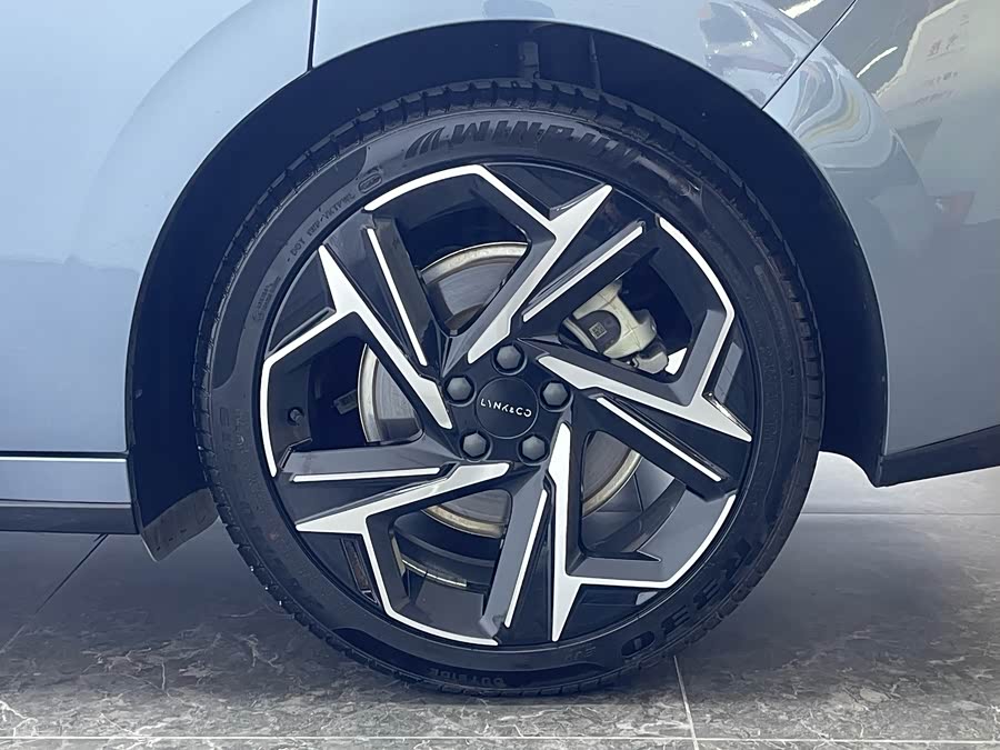 Lynk & Co 07 EM-P 2024 EM-P 126 Long Range Halo - zdjęcie 9