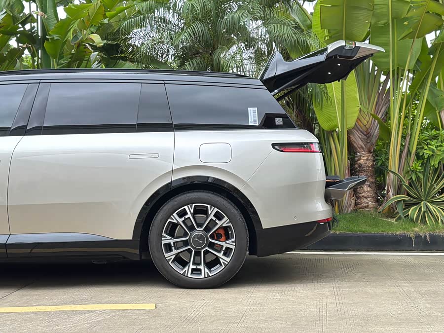 Lynk & Co 900 2025 1.5T Ultra 6-seater - zdjęcie 9