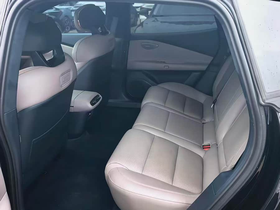 Lynk & Co Z10 2024 95kWh 806km RWD Intelligent Driving Max - zdjęcie 5