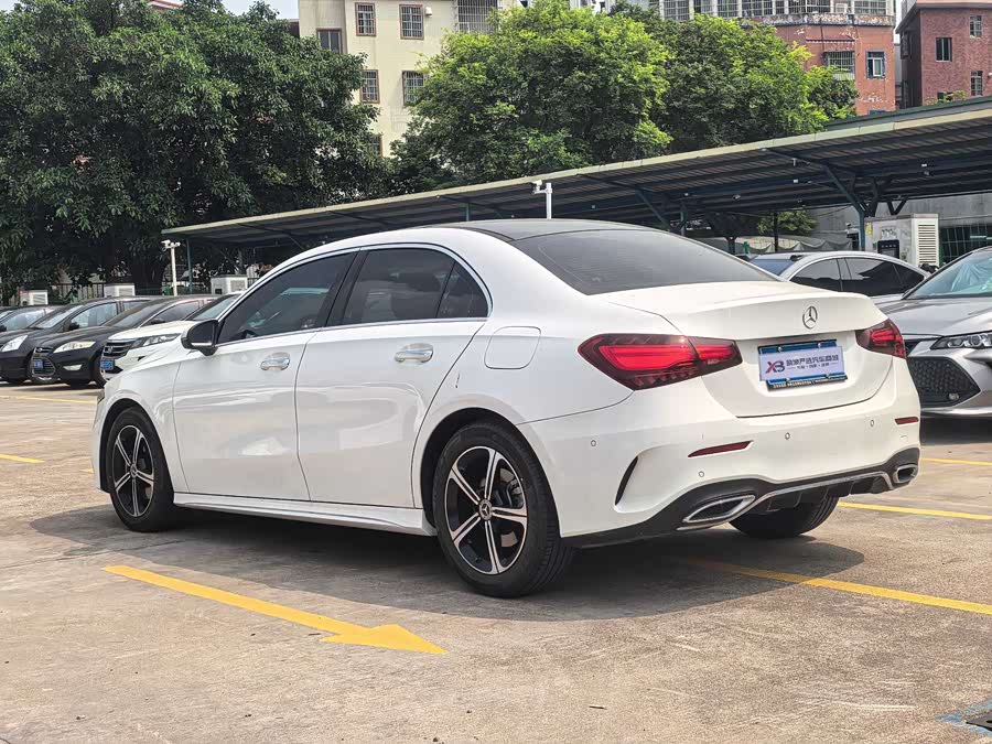 Mercedes-Benz A-Class 2023 A 200 L Fashion Edition - zdjęcie 3