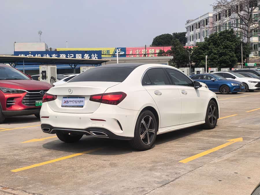 Mercedes-Benz A-Class 2023 A 200 L Fashion Edition - zdjęcie 6