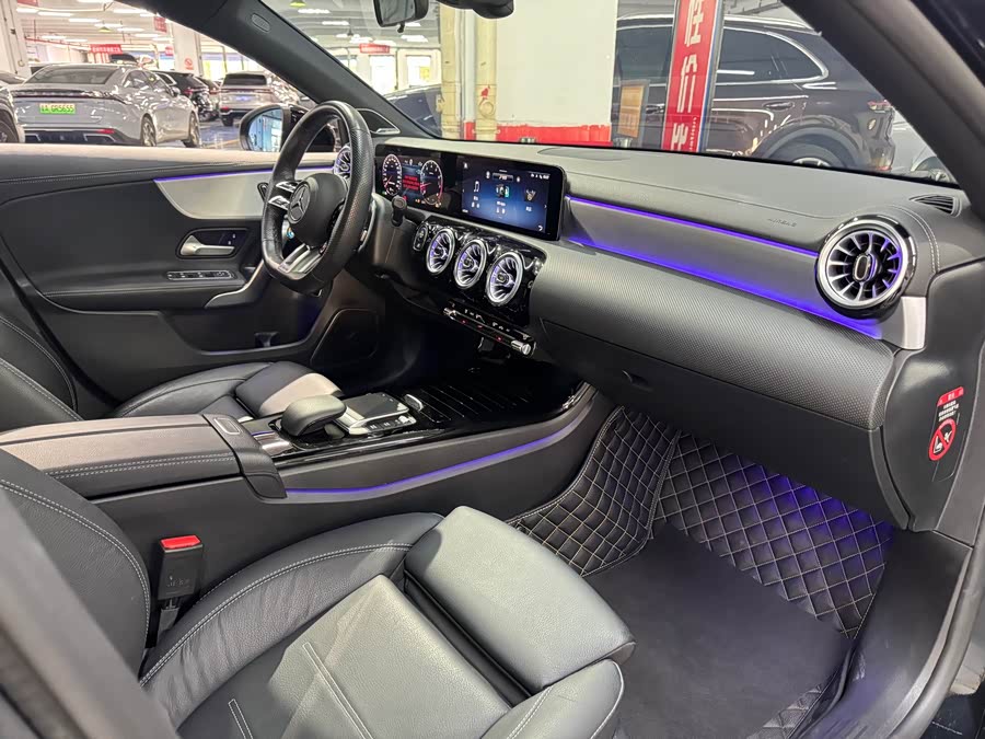 Mercedes-Benz A-Class AMG 2024 AMG A 35 L 4MATIC - zdjęcie 15