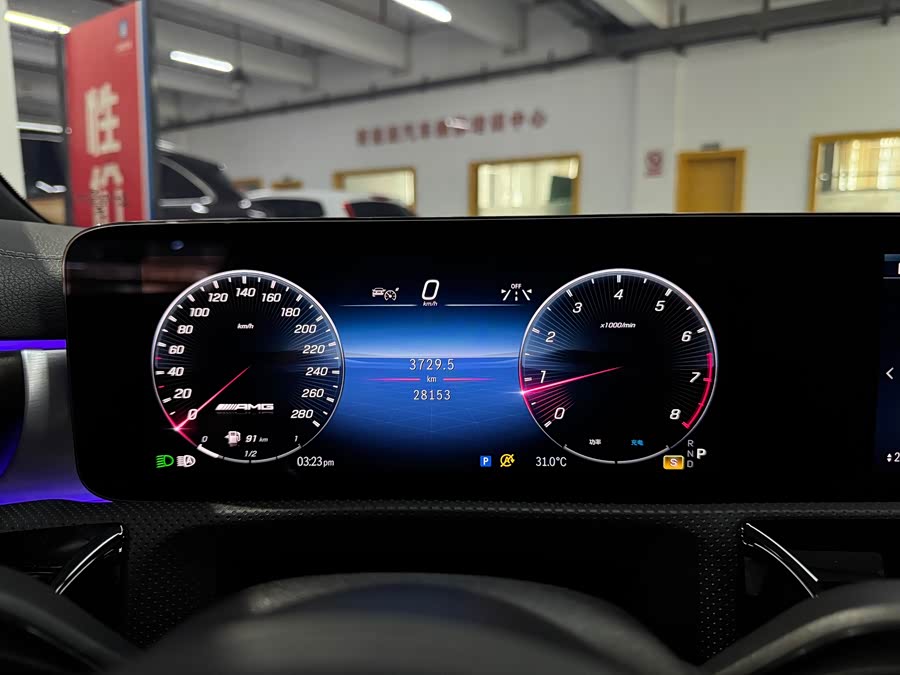 Mercedes-Benz A-Class AMG 2024 AMG A 35 L 4MATIC - zdjęcie 19