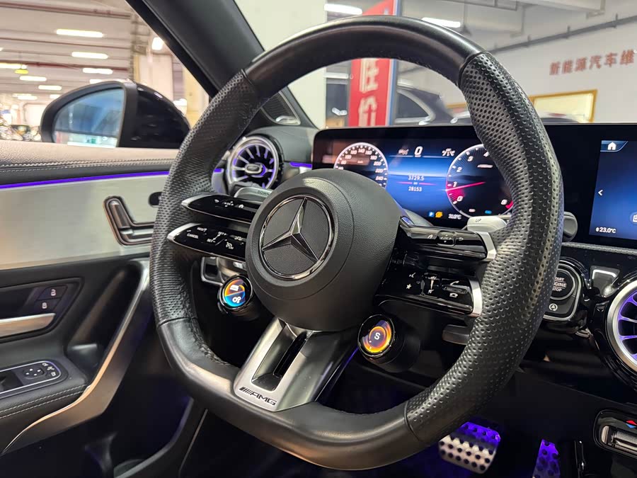 Mercedes-Benz A-Class AMG 2024 AMG A 35 L 4MATIC - zdjęcie 9