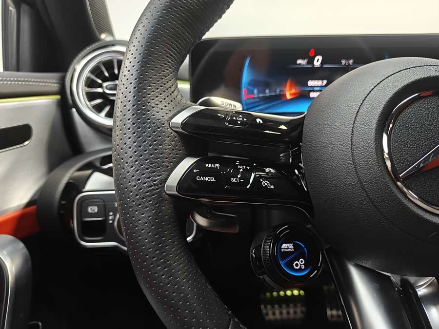 Mercedes-Benz A-Class AMG 2025 AMG A 35 L 4MATIC - zdjęcie 12