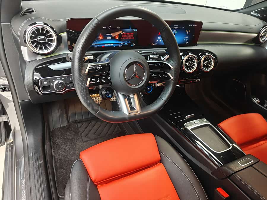 Mercedes-Benz A-Class AMG 2025 AMG A 35 L 4MATIC - zdjęcie 14