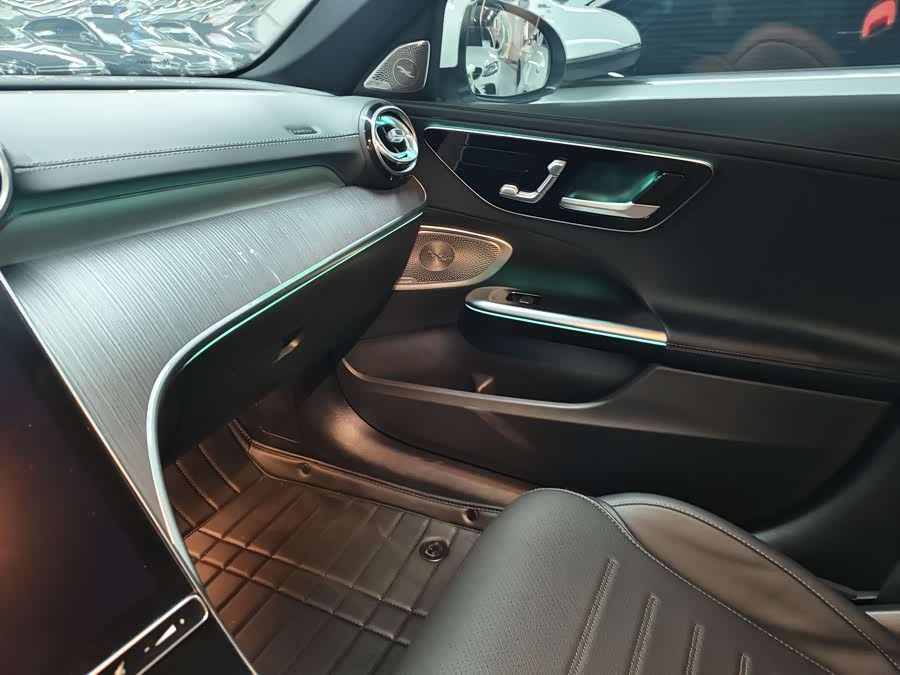Mercedes-Benz C-Class 2024 C 260 L Sport - zdjęcie 12