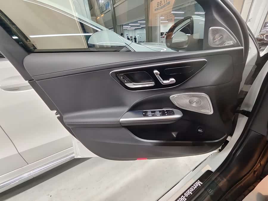 Mercedes-Benz C-Class 2024 C 260 L Sport - zdjęcie 14