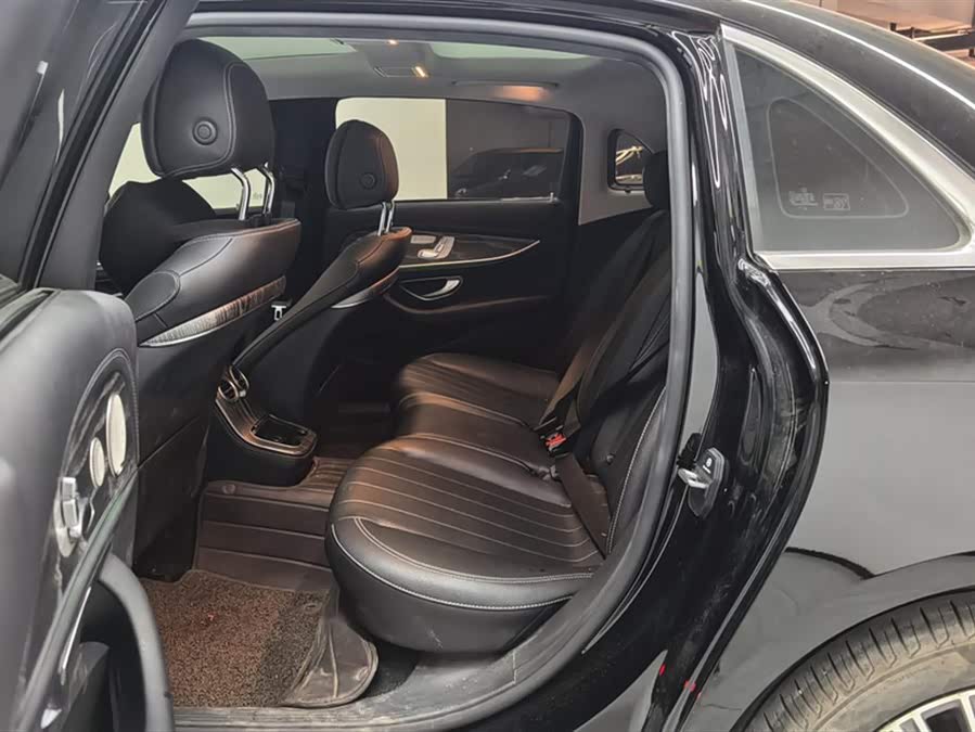Mercedes-Benz E-Class 2023 Facelift E 300 L Luxury - zdjęcie 11