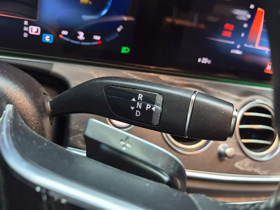 Mercedes-Benz E-Class 2023 Facelift E 300 L Luxury - zdjęcie 16