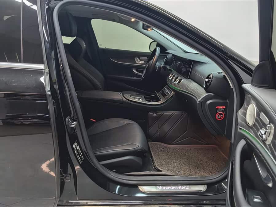 Mercedes-Benz E-Class 2023 Facelift E 300 L Luxury - zdjęcie 8