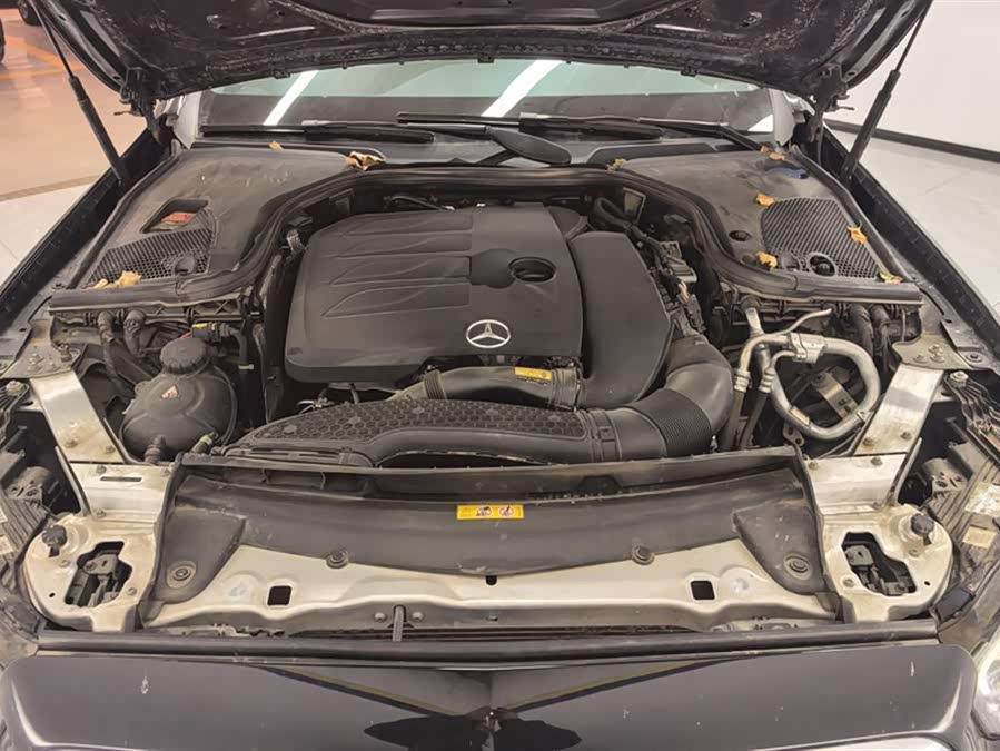 Mercedes-Benz E-Class 2023 Facelift E 300 L Luxury - zdjęcie 10