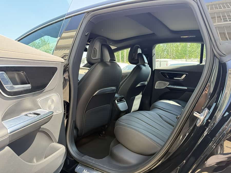 Mercedes-Benz EQE 2022 350 Luxury Edition - zdjęcie 8