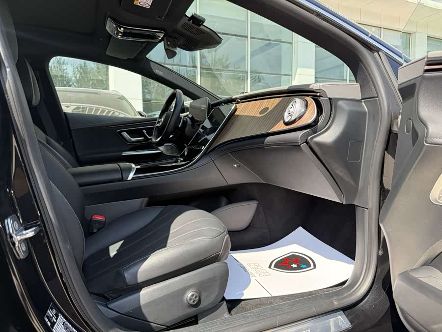 Mercedes-Benz EQE 2022 350 Luxury Edition - zdjęcie 9