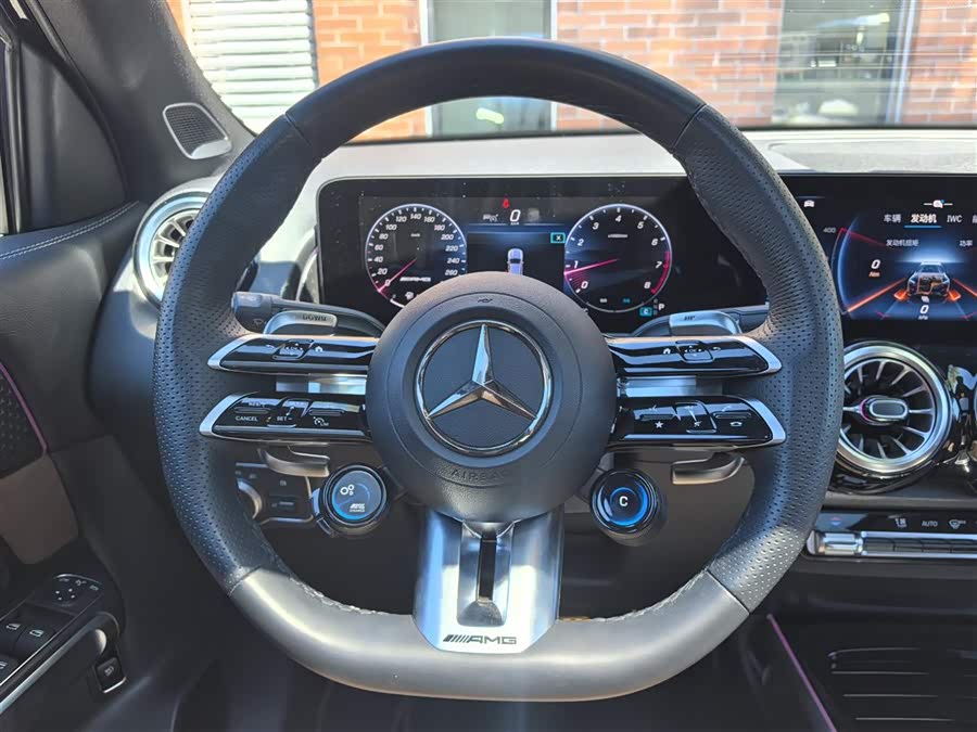 Mercedes-Benz GLB AMG 2024 AMG GLB 35 4MATIC - zdjęcie 14