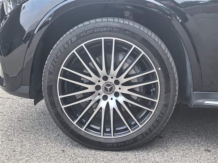 Mercedes-Benz GLC 2023 GLC 300 L 4MATIC Luxury 5-seater - zdjęcie 13