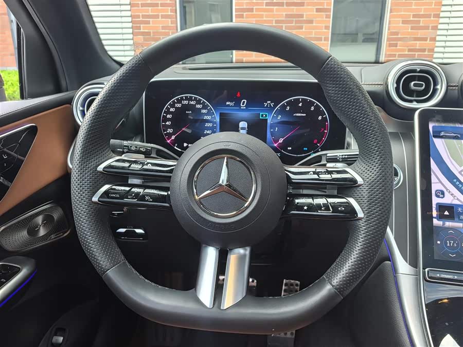 Mercedes-Benz GLC 2023 GLC 300 L 4MATIC Luxury 5-seater - zdjęcie 17