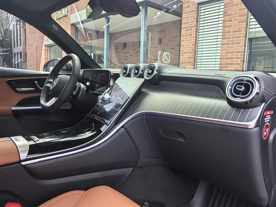 Mercedes-Benz GLC 2023 GLC 300 L 4MATIC Luxury 5-seater - zdjęcie 20