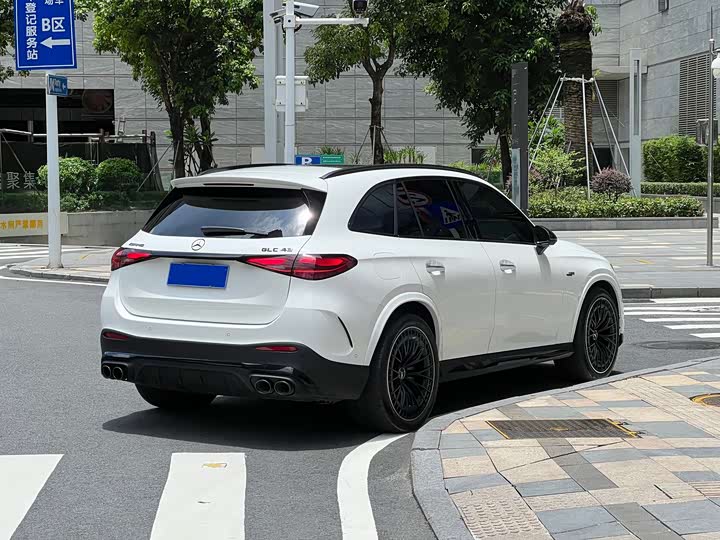 Mercedes-Benz GLC AMG 2026 AMG GLC 43 4MATIC - zdjęcie 18