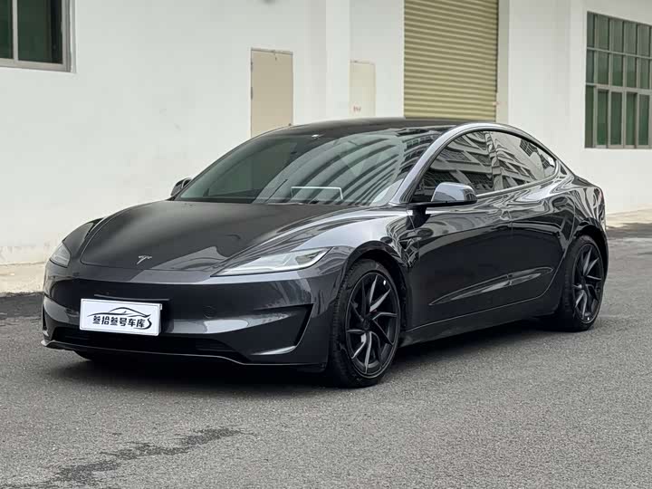 Model 3 2025 High Performance AWD - zdjęcie 14