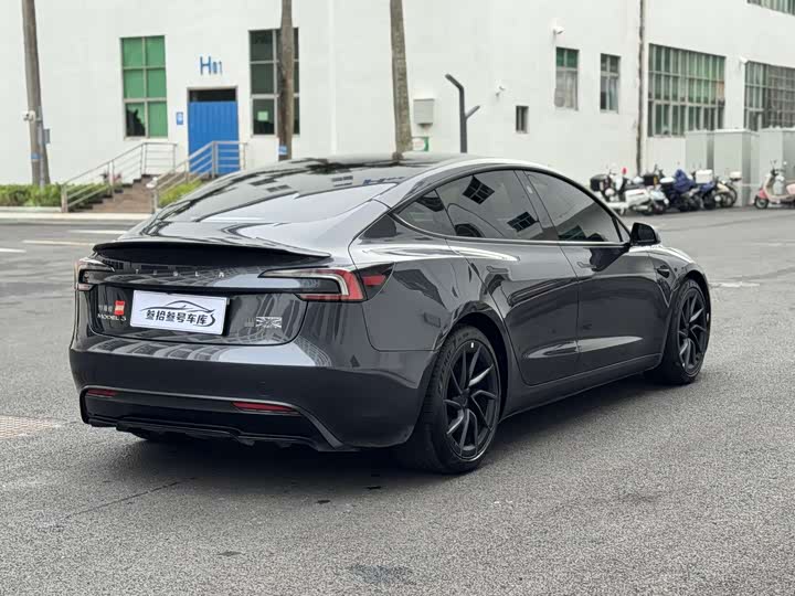 Model 3 2025 High Performance AWD - zdjęcie 20