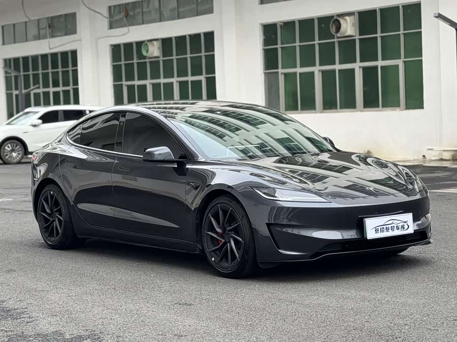 Model 3 2025 High Performance AWD - zdjęcie 3