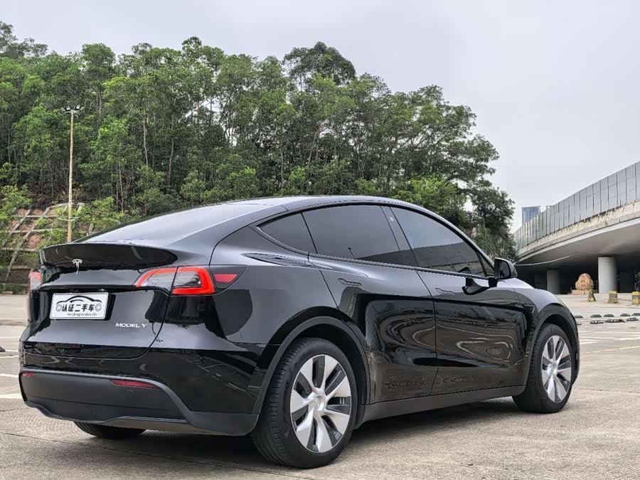 Model Y 2022 Facelift RWD - zdjęcie 11