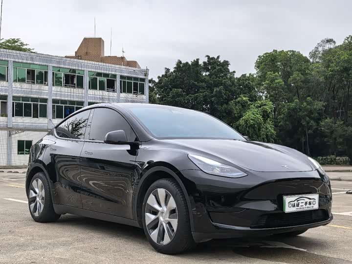 Model Y 2022 Facelift RWD - zdjęcie 14