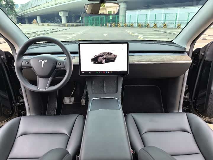 Model Y 2022 Facelift RWD - zdjęcie 17