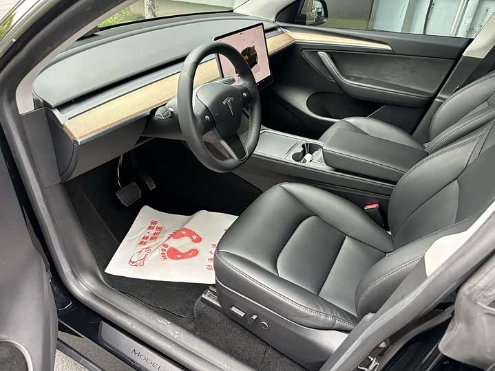 Model Y 2022 Facelift RWD - zdjęcie 18