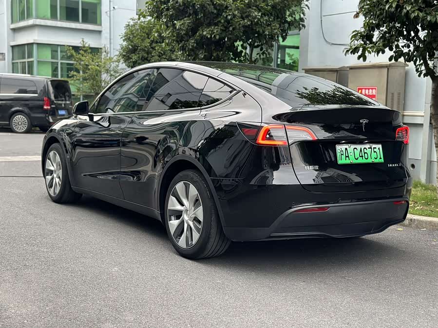 Model Y 2022 Facelift RWD - zdjęcie 4