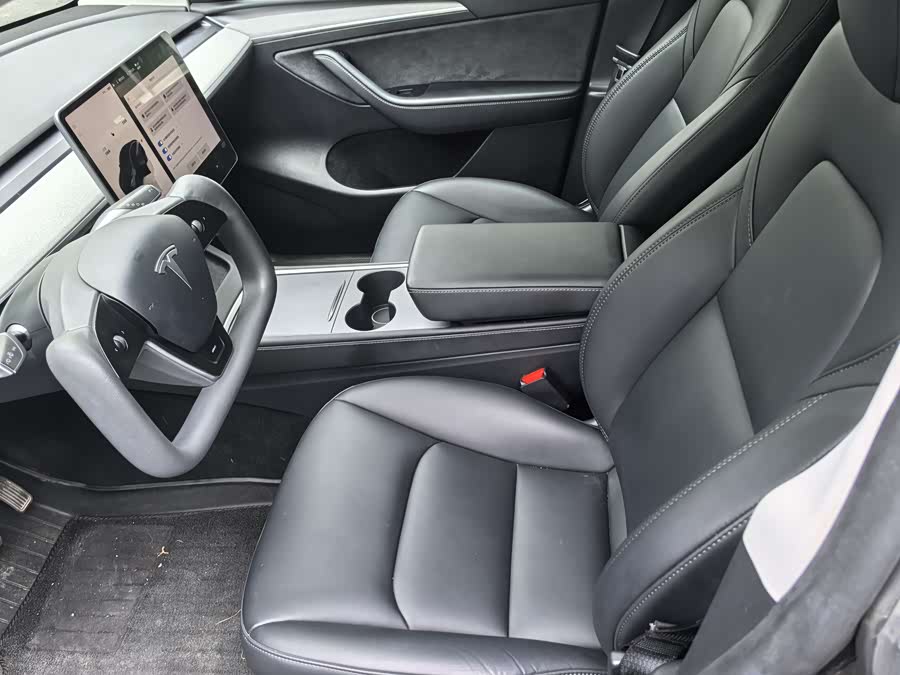Model Y 2024 RWD - zdjęcie 13