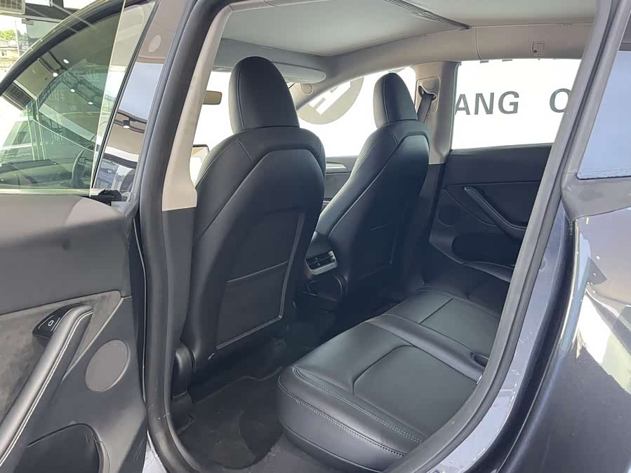 Model Y 2024 RWD - zdjęcie 14