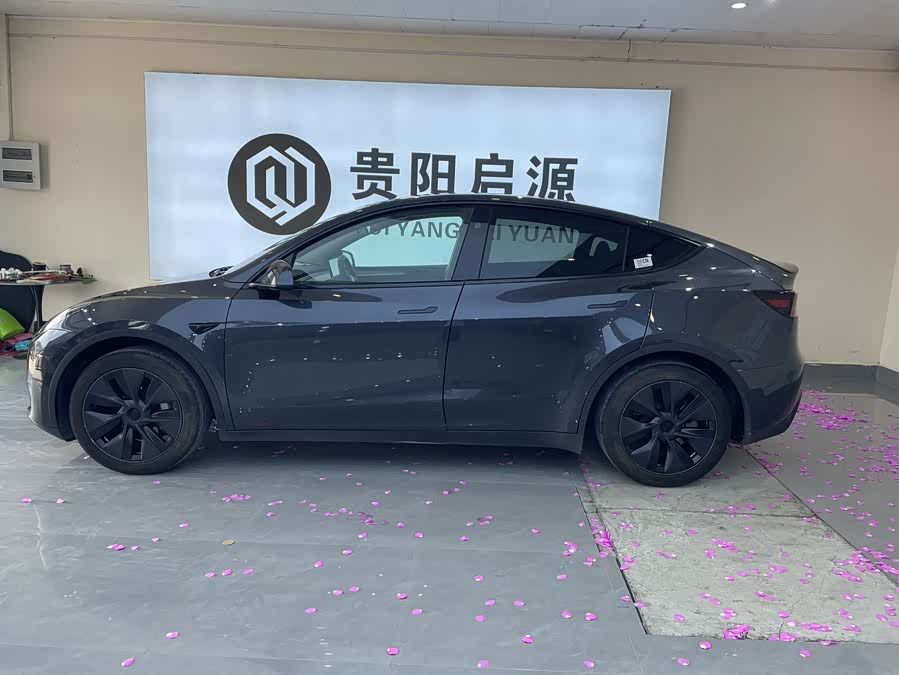 Model Y 2024 RWD - zdjęcie 3