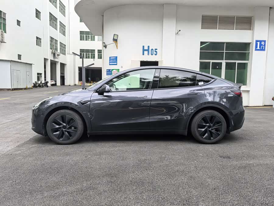 Model Y 2024 RWD - zdjęcie 4
