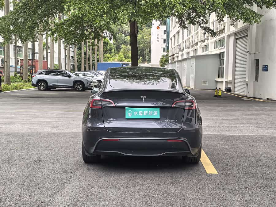 Model Y 2024 RWD - zdjęcie 6