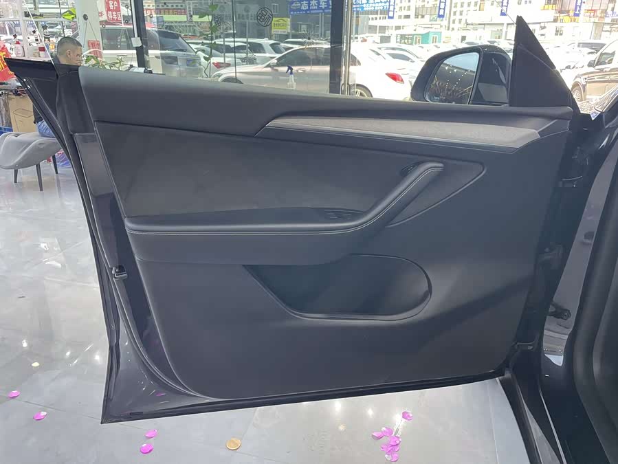 Model Y 2024 RWD - zdjęcie 6