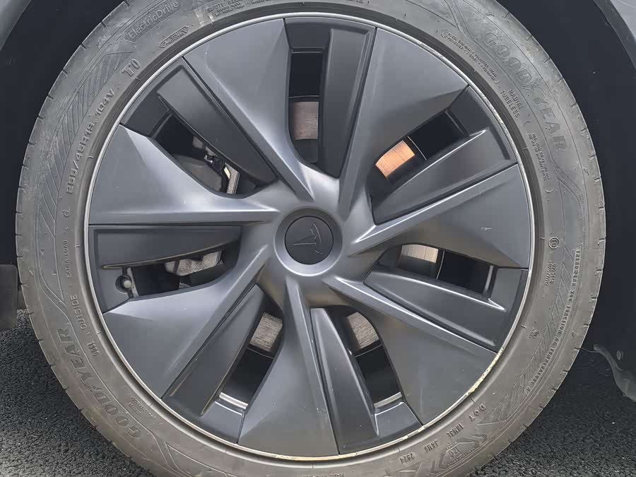 Model Y 2024 RWD - zdjęcie 8